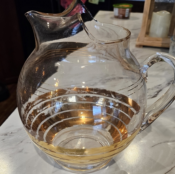 Vintage Dorothy Thorpe Gold Stripe 100 oz Pitcher & 6 (10 oz) Matching Tumblers - Picture 2 of 9